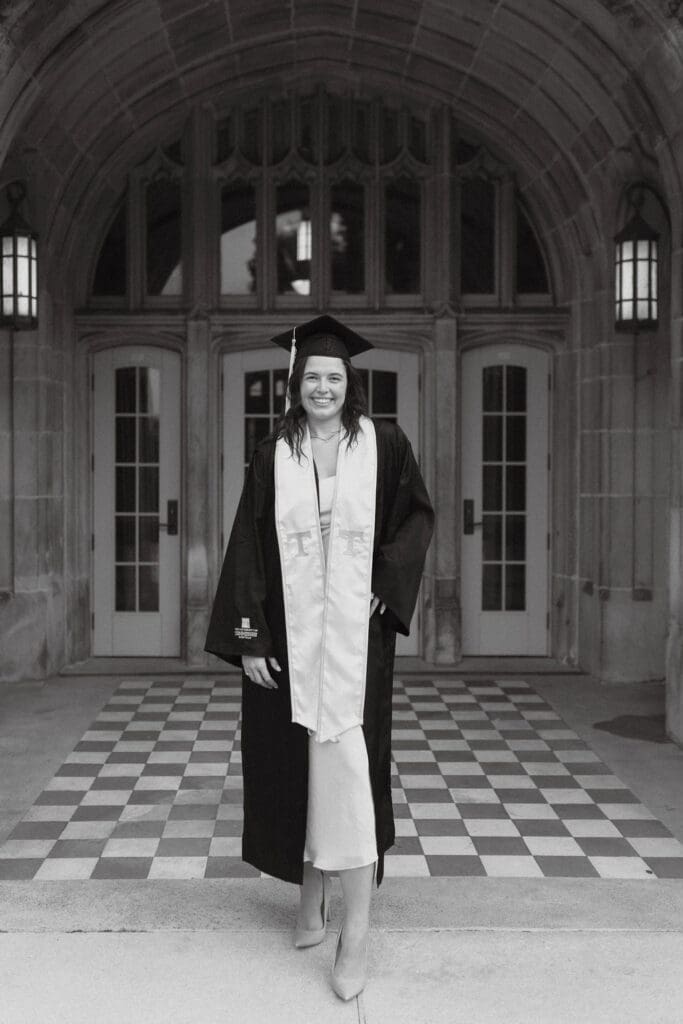 utk senior photos at ayres hall in knoxville tennessee